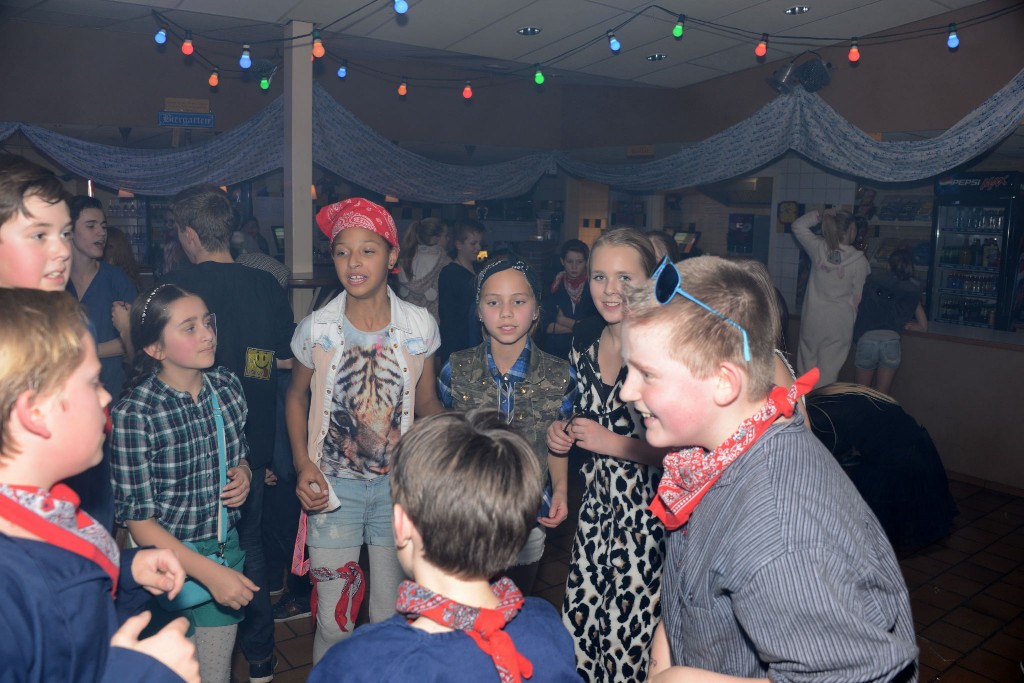 ../Images/Jeugddisco Beestenboel 257.jpg